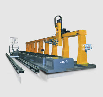 d88尊龙z6CNCG系列大管径摩擦盘数控相贯线切割机